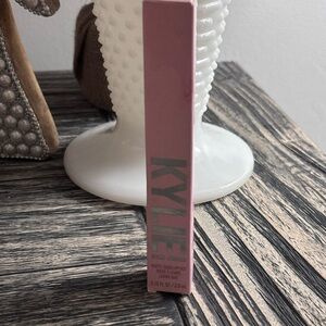 Kylie Cosmetics Almost Ready Matte Lipstick - Soft Pink